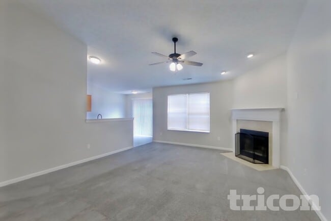 Building Photo - 2497 Foxtail Dr
