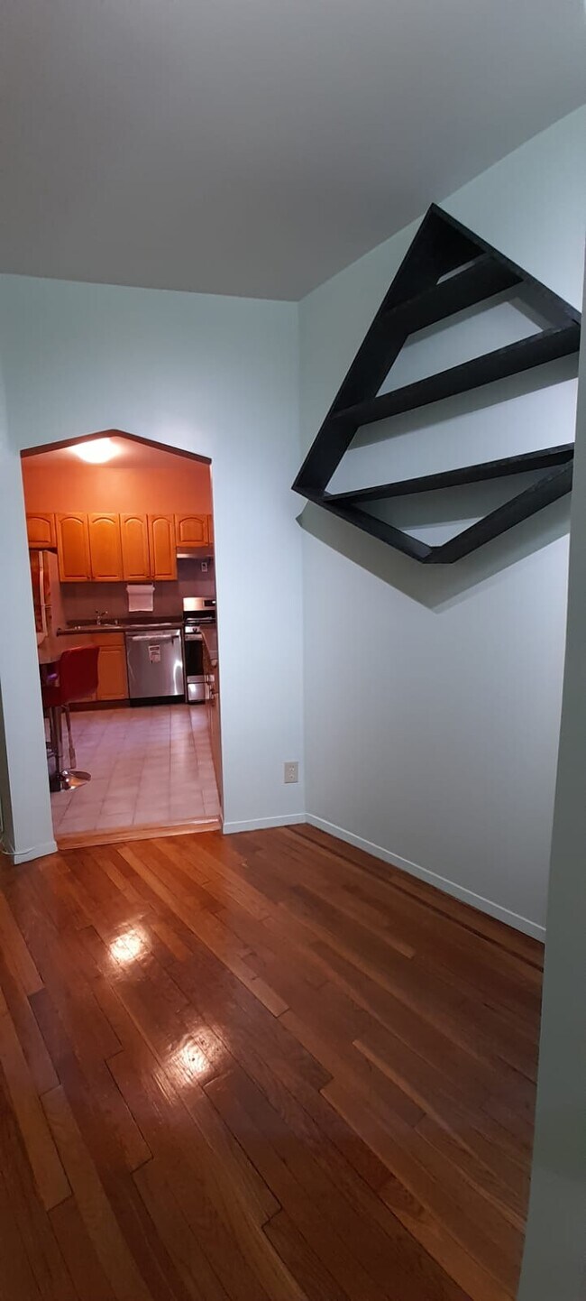 Comedor - 4220 Kissena Blvd