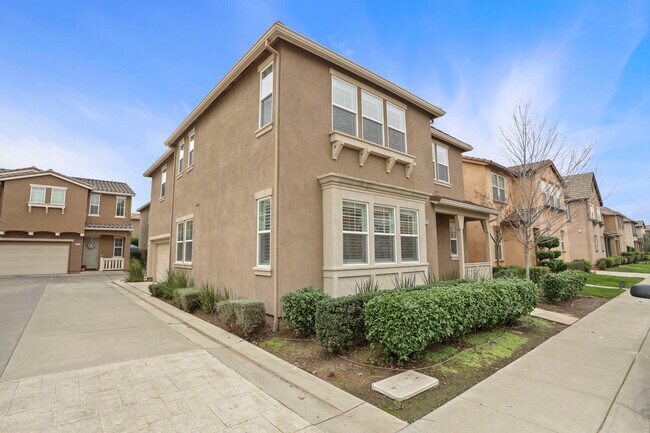 Foto del edificio - 3920 Purple Finch Ln