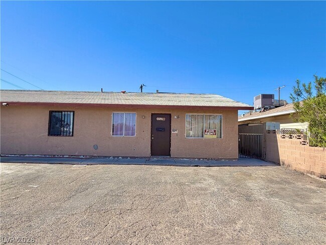 Building Photo - 3717 Lillis Ave