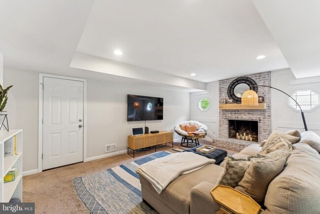 Building Photo - 9710 Muirfield Dr
