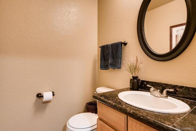 Building Photo - 468 Stellars Jay Dr