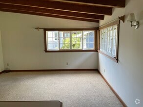 Building Photo - 6450 Benvenue Ave