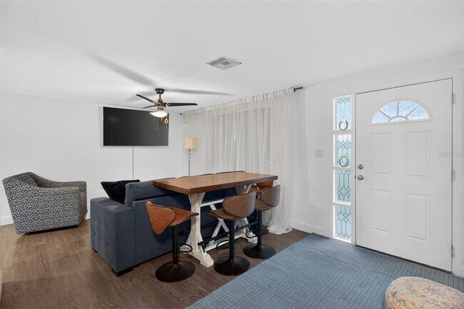 Foto del edificio - 3214 Huntington Rd