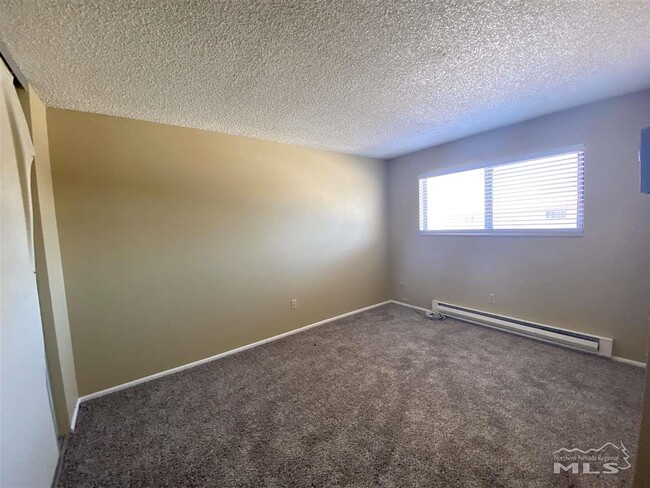 Foto del edificio - 464 Smithridge Park