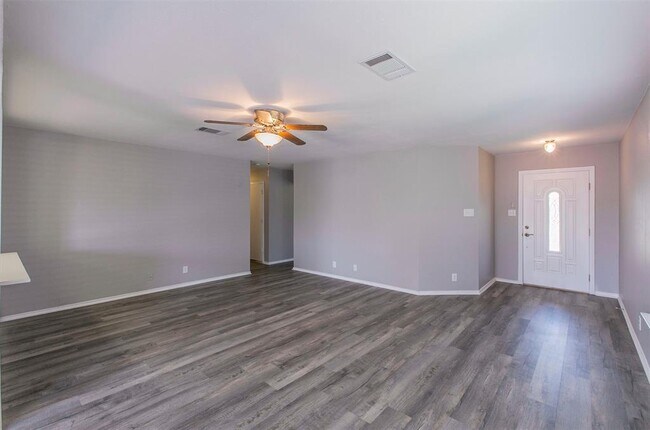 Building Photo - 2645 Andres Way