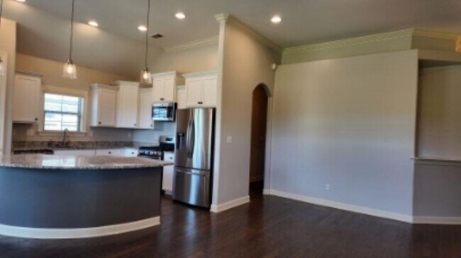 Foto del edificio - 230 Misty Fields Rd