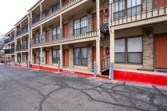 Building Photo - 3000 Guadalupe St