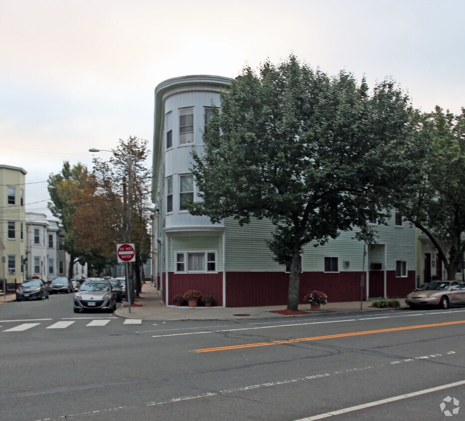 Building Photo - 31-33 Portsmouth St