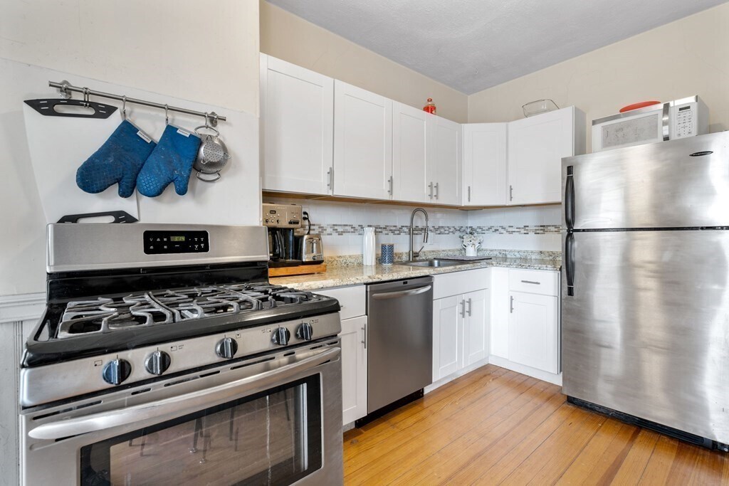 Primary Photo - 161 N St
