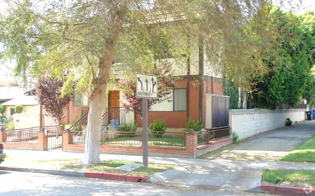 Building Photo - 5227 Eagledale Ave