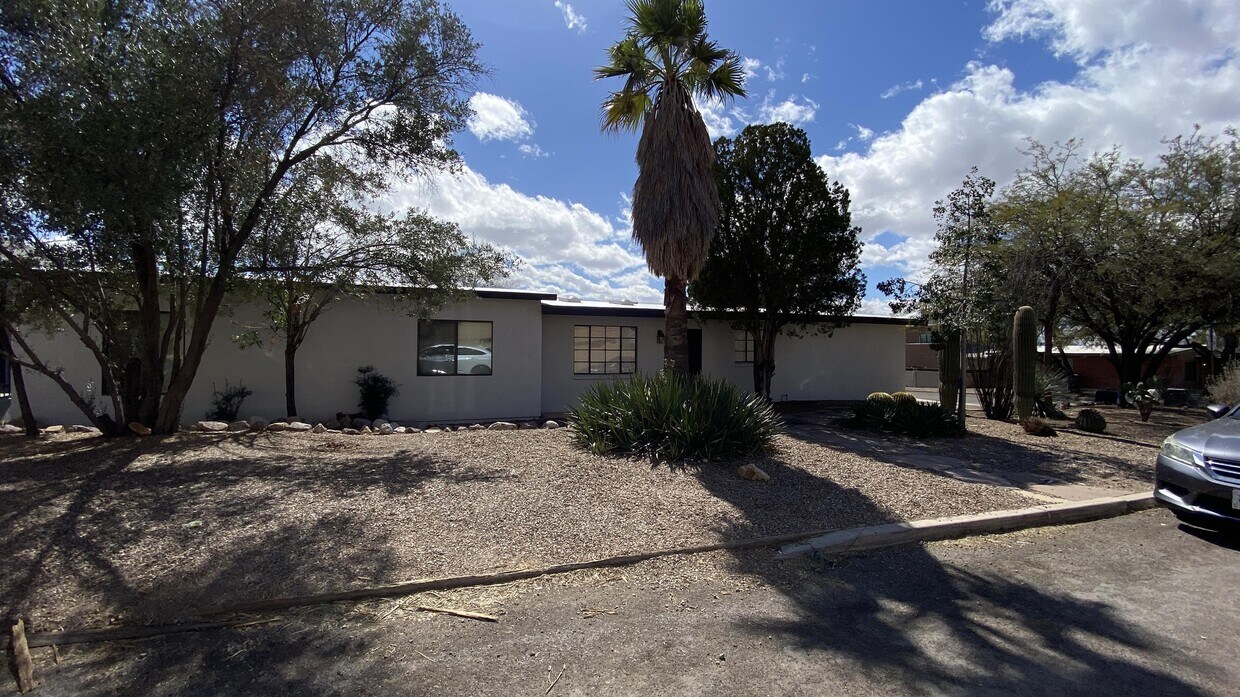 1980 N Tyndall Ave, Tucson, AZ 85719 House for Rent in Tucson, AZ