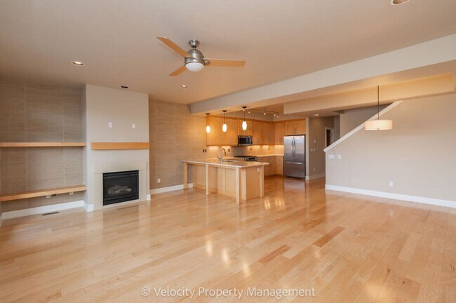 Building Photo - Immaculate Home in The Old Mill - Across f...