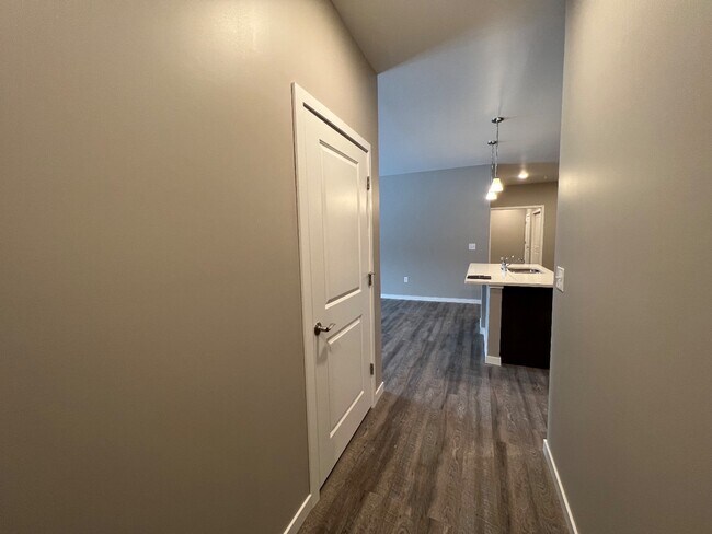 Building Photo - 4440 - 4450 S 26th St