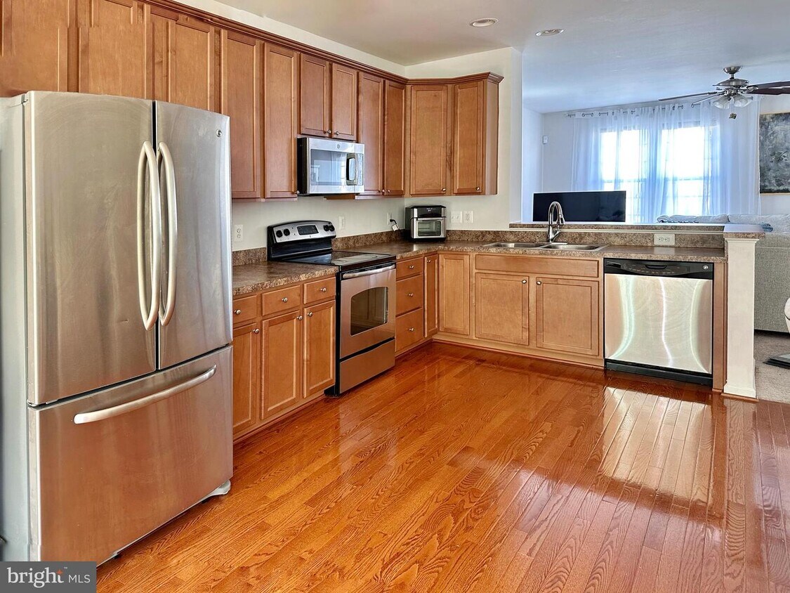 54 Gauley Riv Path, Falling Waters, WV 25419 Townhome Rentals in