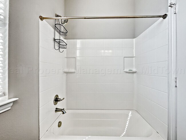 Foto del edificio - Charming Newly Built Townhome in Prime Loc...