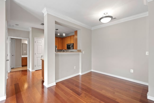 Building Photo - 4860 Eisenhower Ave