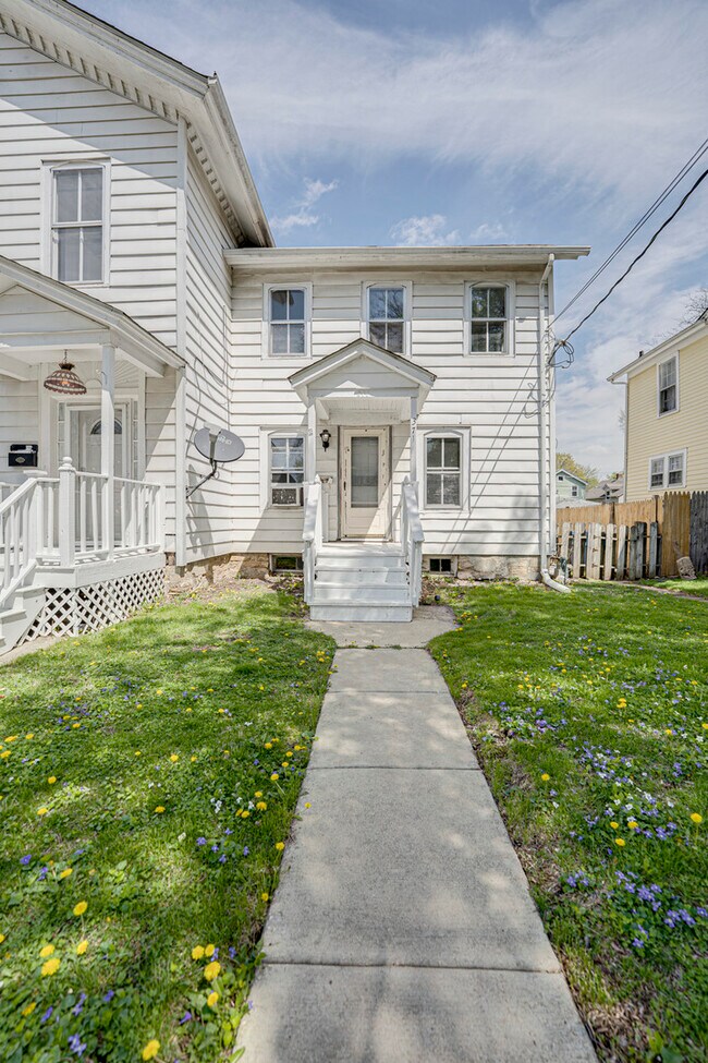 Foto del edificio - 371 Cedar St