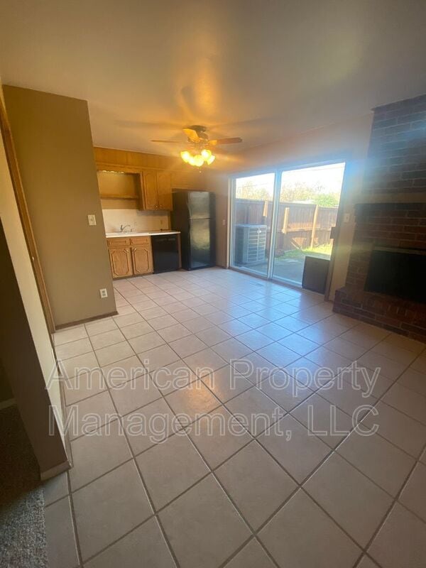 Building Photo - 2111 S Birmingham Ct