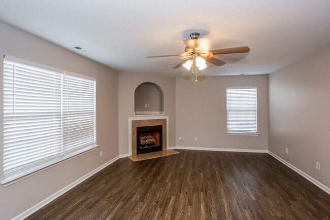 Building Photo - 1148 Aprilia Ln