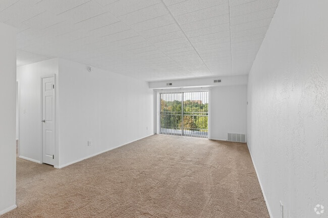 1BR, 1BA - 900SF - Living Room - Monroeville Apartments at LaVale