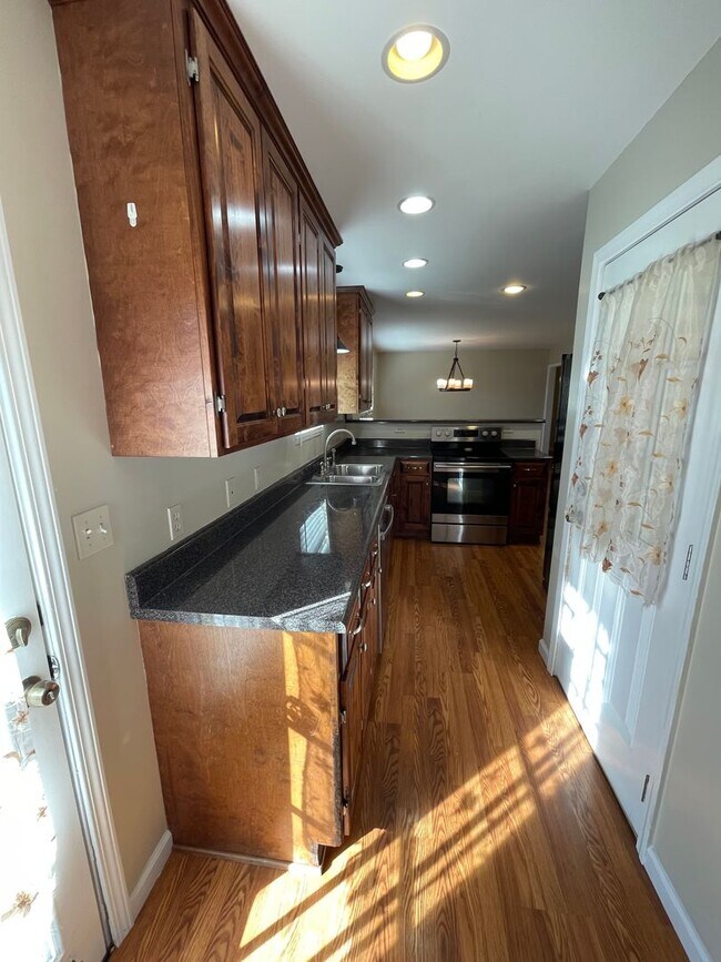 Foto del edificio - Brick 3/1 House in Lindale- $1,350