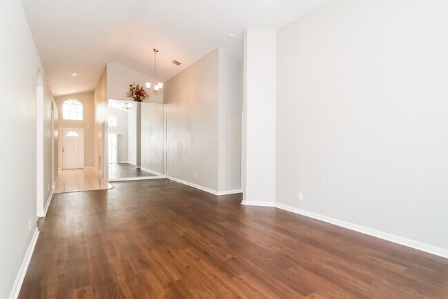 Foto del edificio - 23410 Serene Meadow Dr S