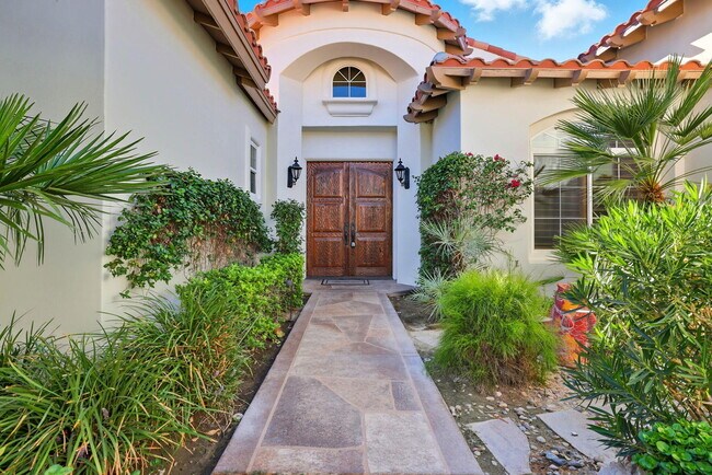 Building Photo - 49463 Vía Conquistador