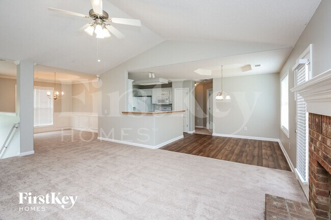 Building Photo - 833 Brandon Dr