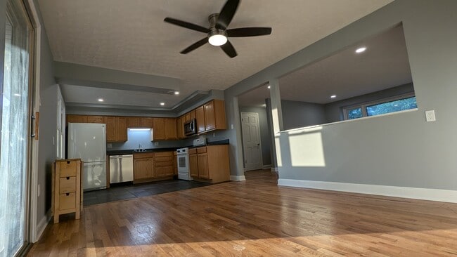 Building Photo - 2526 Lisa Dr