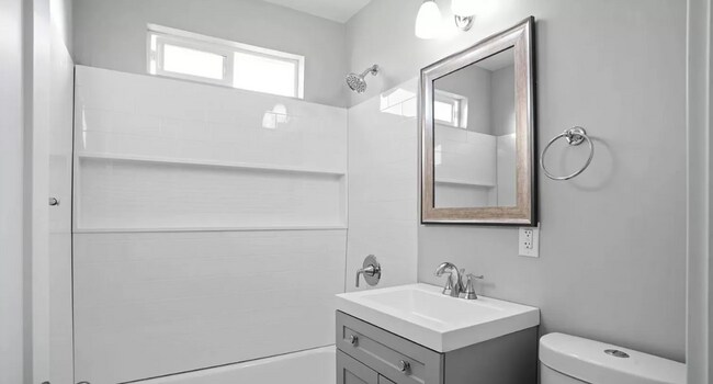 Foto del edificio - 2 Bed, 1 Bath Unit in Clairemont/Bay Park ...