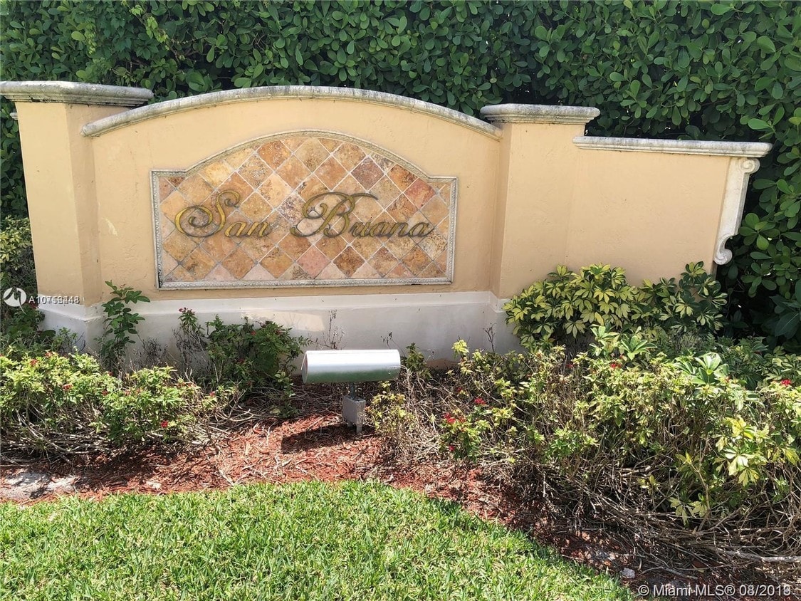4111 Crystal Lake Dr, Pompano Beach, FL 33064 Townhome Rentals in