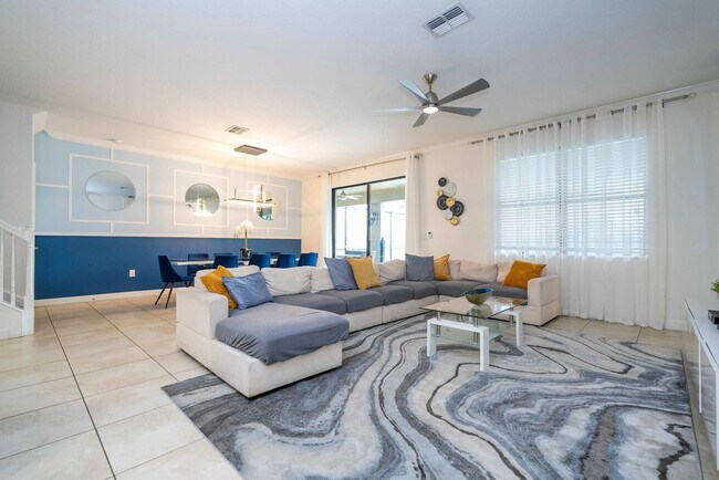 Building Photo - 1400 Moon Valley Dr