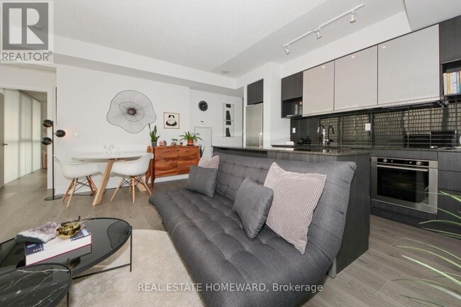 Building Photo - 99 The Donway W