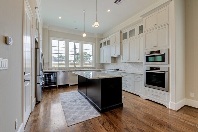 Foto del edificio - 6706 Morningside Dr