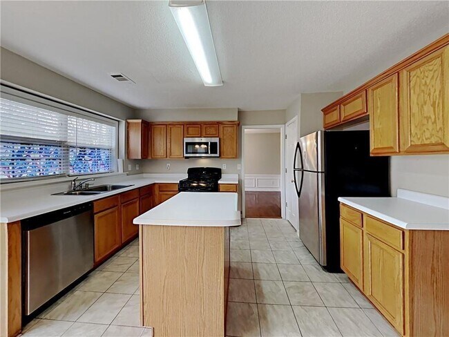 Foto del edificio - 3930 Lake Lanier Dr NW