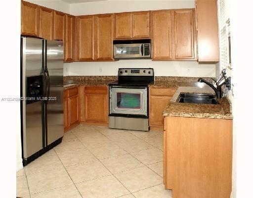 Building Photo - 1157 NW 18th Ave