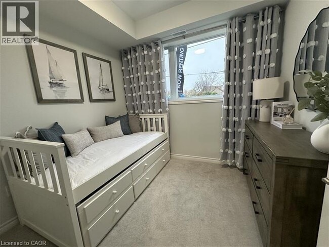 Building Photo - 192 Erie St