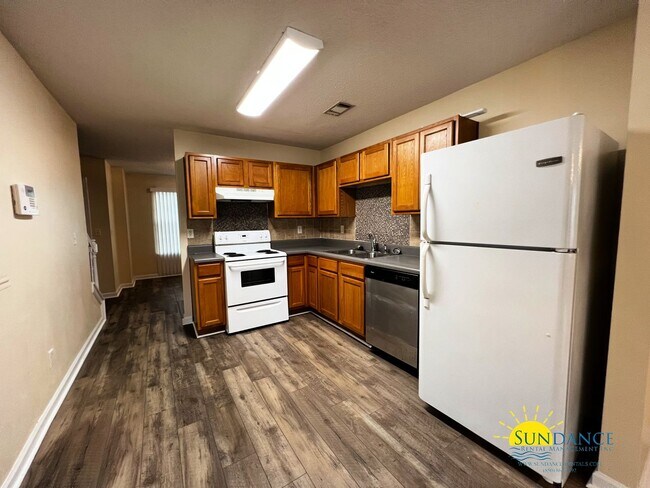 Building Photo - Spacious 3 Bedroom In Crestview!