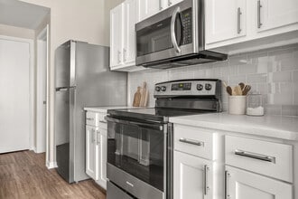 Building Photo - Elan