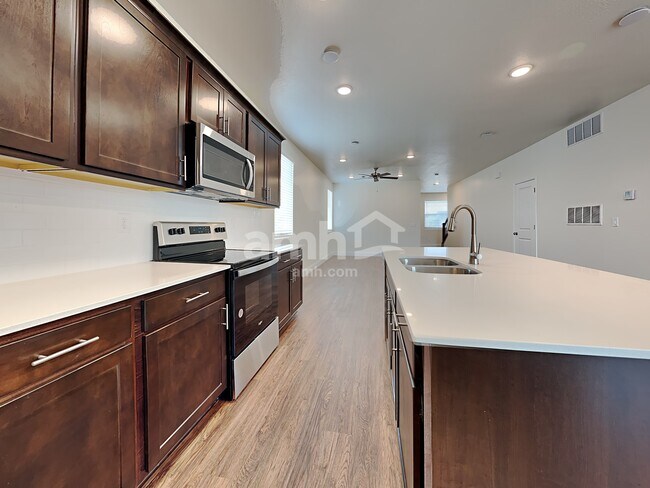 Building Photo - 3321 S 2580 W