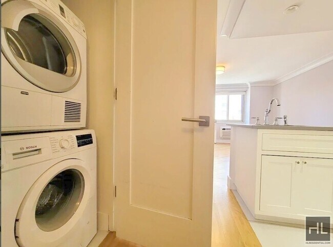 Foto del edificio - 1 bedroom with home office / Washer and dryer / WEST 93 STREET