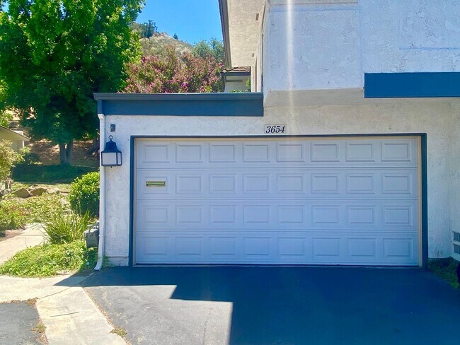 Foto del edificio - 3654 Summershore Ln