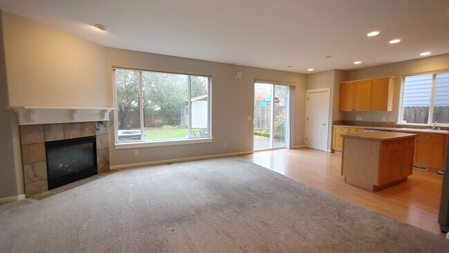 Foto del edificio - This Great 3 Bedroom 2.5 Bath Home in Tiga...