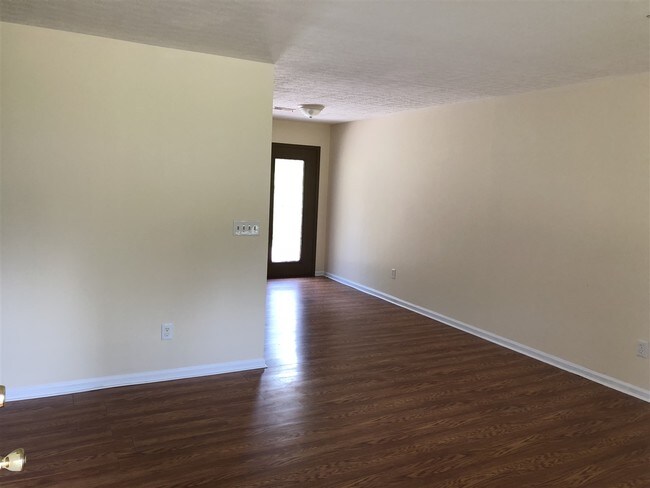 Building Photo - 202 Norwood Dr