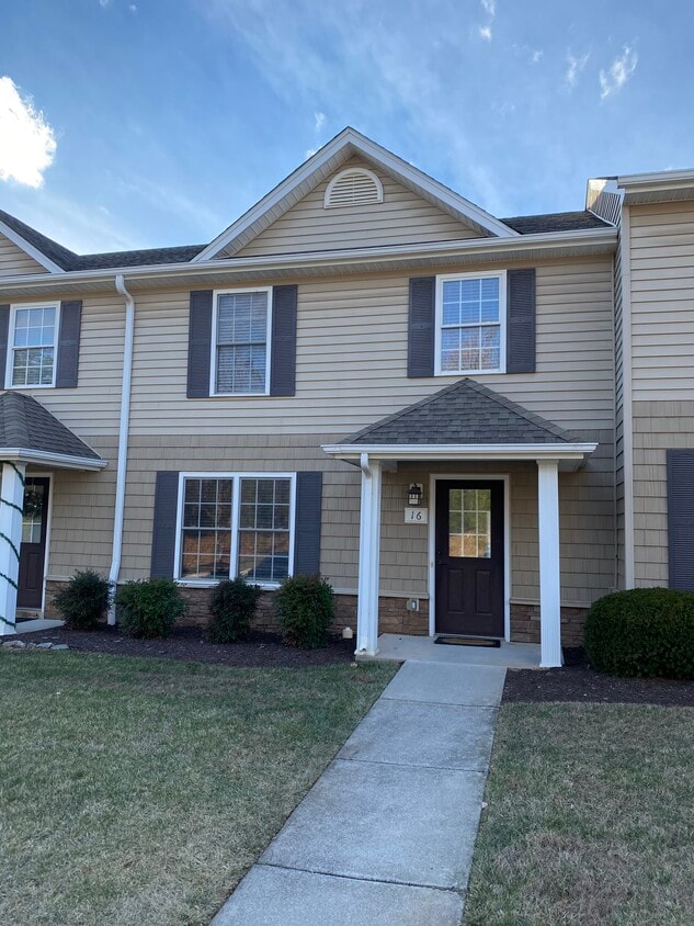 16 Lawton Cir, Lynchburg, VA 24501 Townhome Rentals in Lynchburg VA
