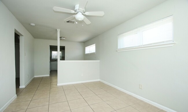 Foto del edificio - Move-in Ready! 2 bed 1 bath in South East ...