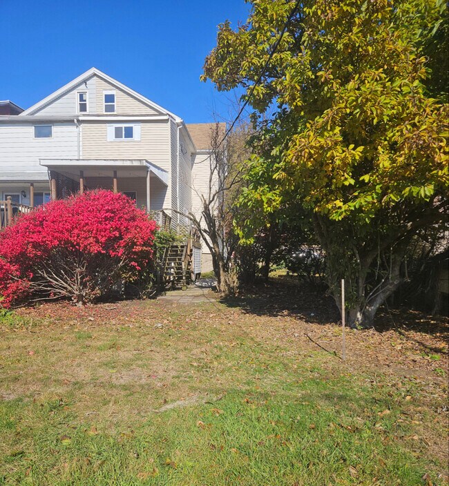 Foto del edificio - 330 Columbia Ave