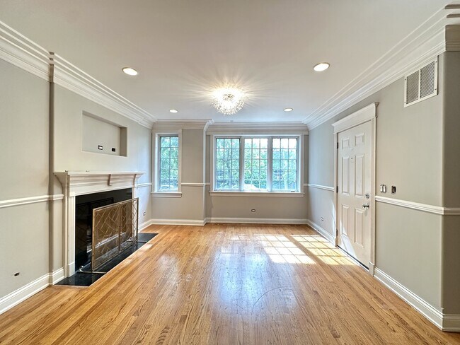 Building Photo - 3721 N Clifton Ave