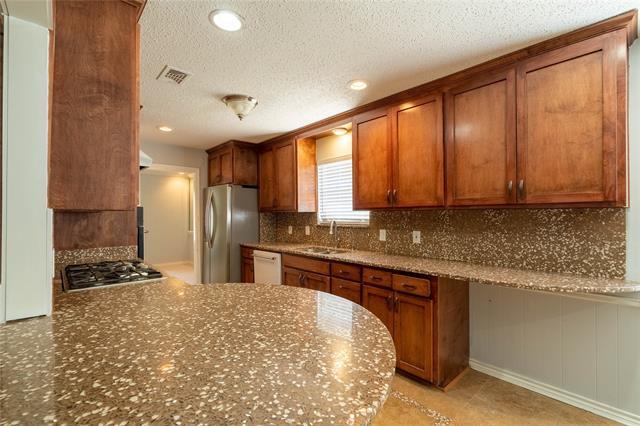 Building Photo - 2701 Northcrest Dr